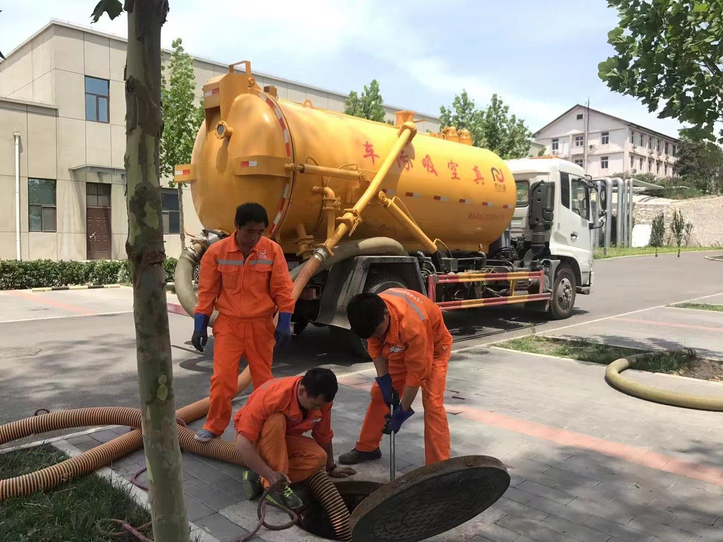 黄埔化粪池清理与5-8吨吸粪车施工效率分析